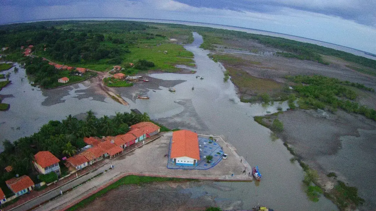 Vista da cidade de Cajapió, Maranhão