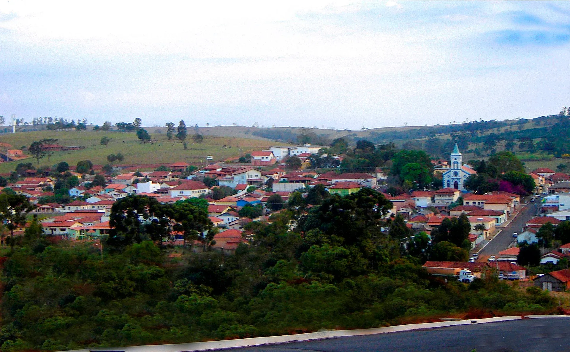 Vista da cidade de Pardinho, São Paulo